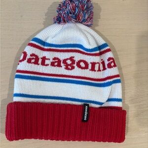 Kids Patagonia powder town beanie red white and blue